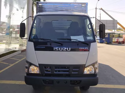 Dịch vụ THAY KÍNH XE tải Isuzu 2.8 tấn tận nơi tại HCM